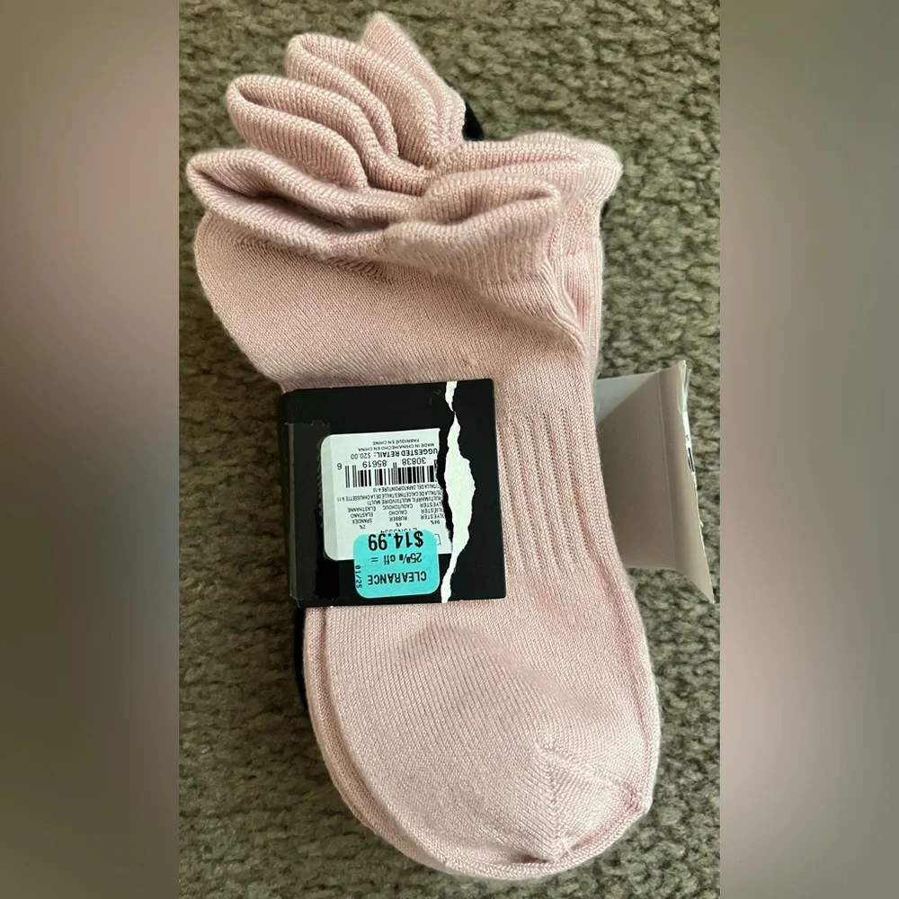 Ellen Tracy Cream Casual Socks for Men - Picture 3 of 3